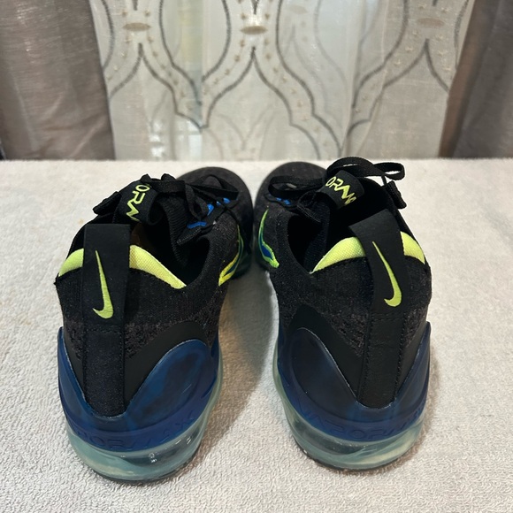 Nike Air VaporMax 2021 FK
Size 8 Obsidian/Lemon/Racer Blue/Black - Picture 2 of 7